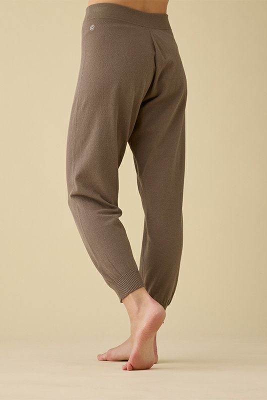 スリア suria ヨガウェア ルナパンツ su-p675 2025 春 夏 30％OFF】ルナパンツ | オンラインショップsuria